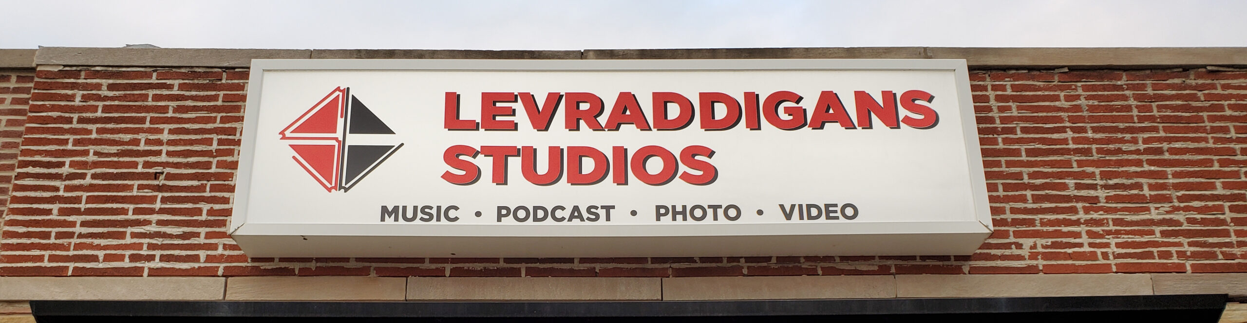 Levraddigans Studios